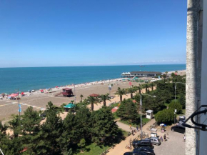 Квартира в Батуми первое Линия